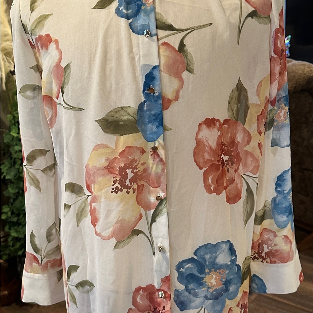Chico’s Sz 3=16/18 Floral Women's Top - Cream with Blue and Orange Flowers - Picture 7 of 9
